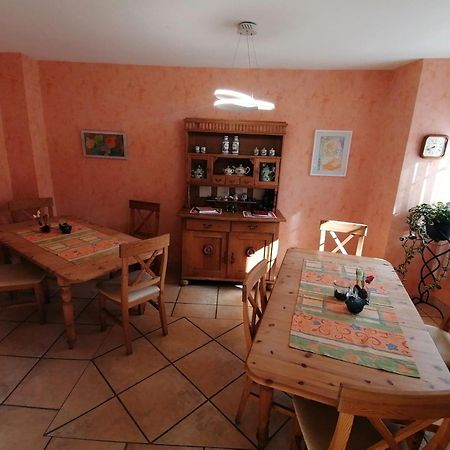 Gaestehaus Burg Molbach Kreuzau Bagian luar foto